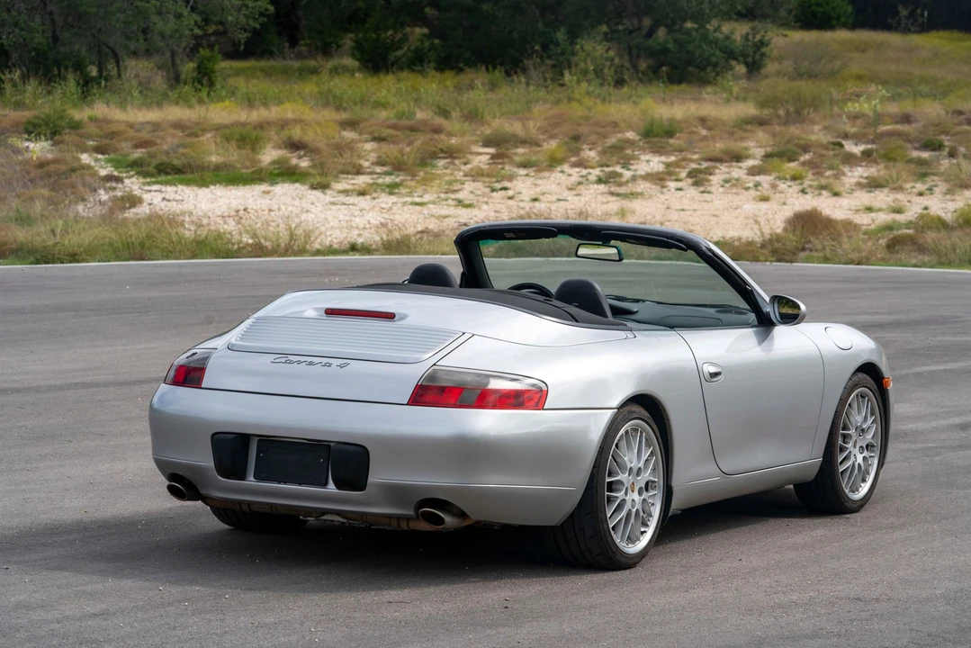 1999 Porsche 996 Carrera - Image 11 of 31