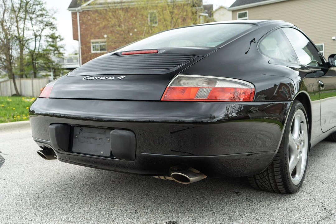 1999 Porsche 996 Carrera - Image 24 of 31