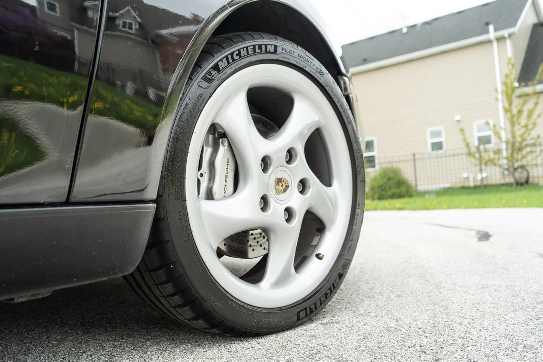 1999 Porsche 996 Carrera - Image 27 of 31