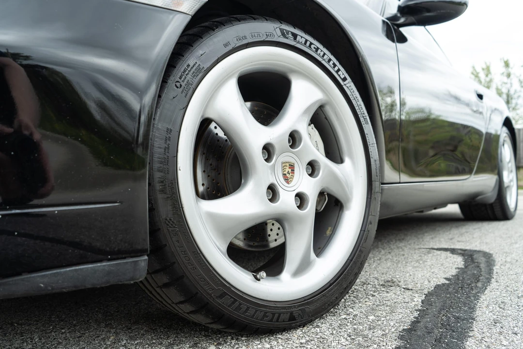 1999 Porsche 996 Carrera - Image 25 of 31
