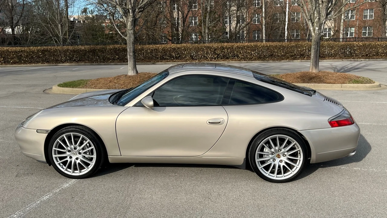 1999 Porsche 996 Carrera - Image 22 of 31
