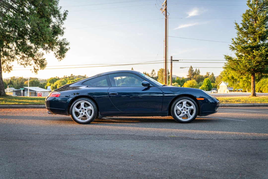 1999 Porsche 996 Carrera 4 - Image 9 of 31