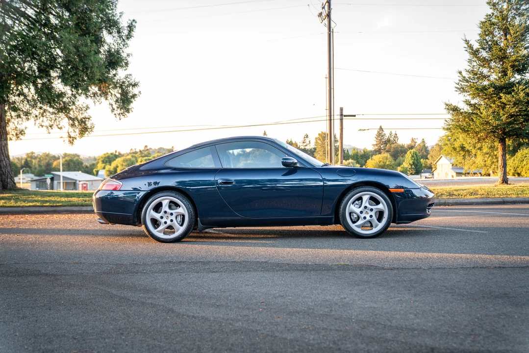 1999 Porsche 996 Carrera 4 - Image 10 of 31