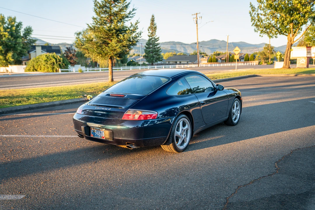 1999 Porsche 996 Carrera 4 - Image 12 of 31