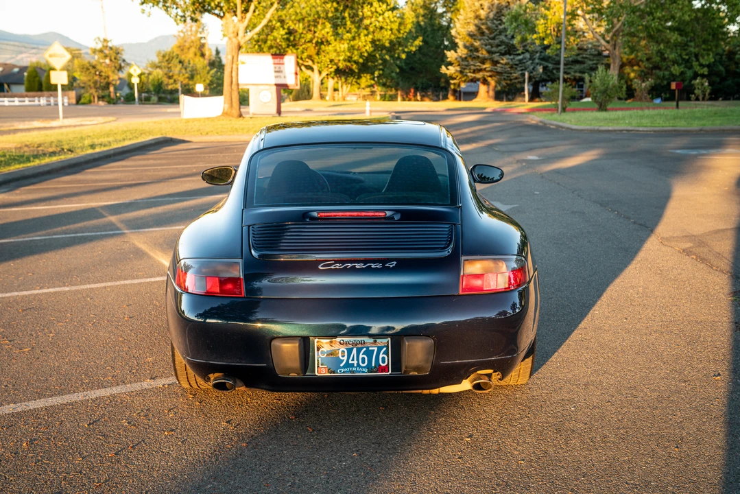 1999 Porsche 996 Carrera 4 - Image 14 of 31