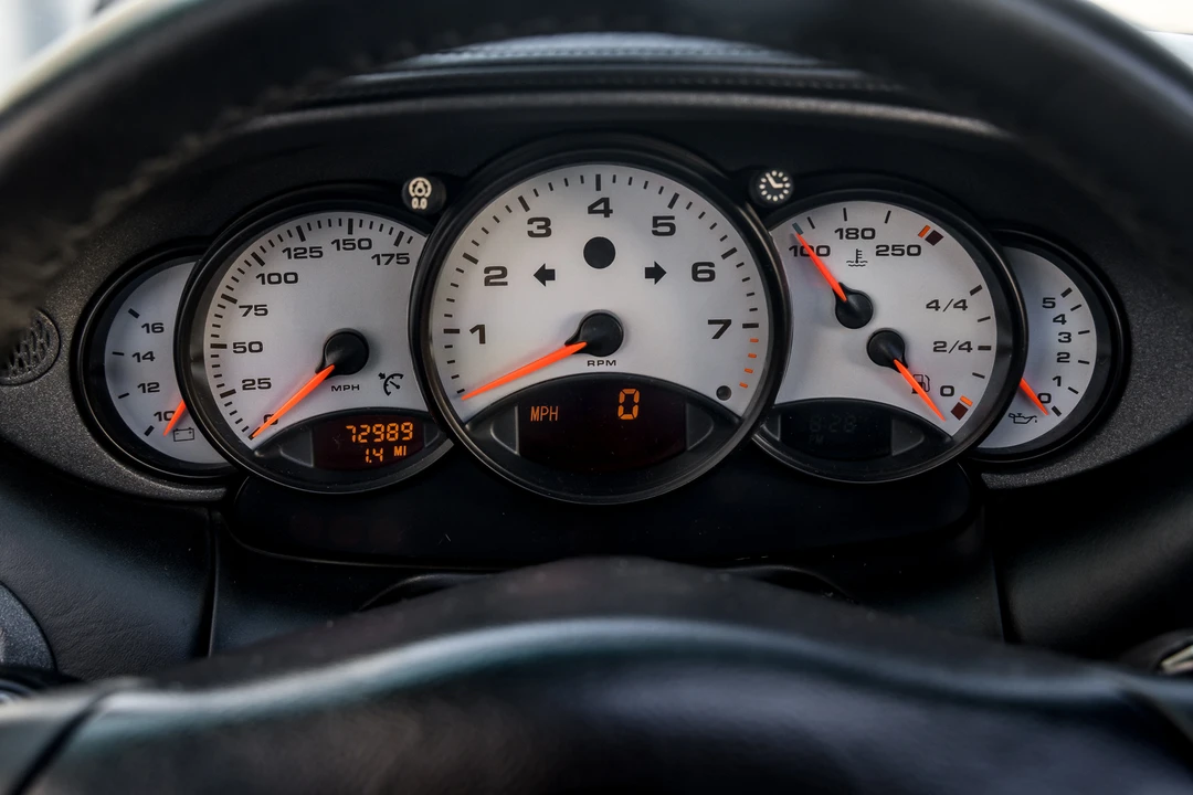 1999 Porsche 996 Carrera - Image 25 of 31