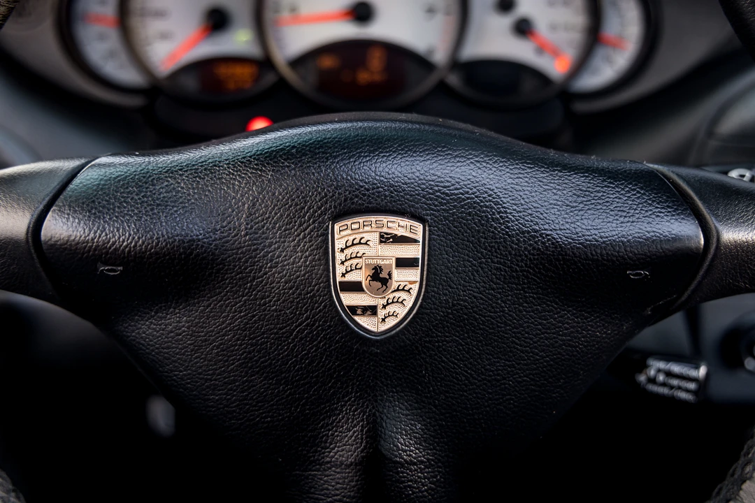 1999 Porsche 996 Carrera - Image 28 of 31