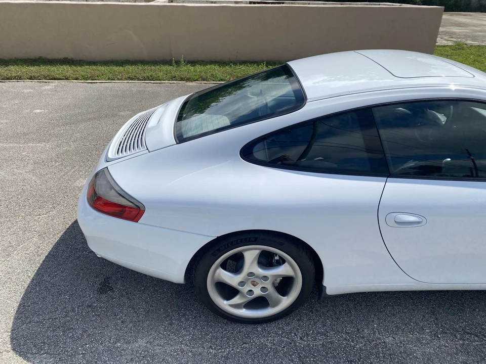 1999 Porsche 996 Carrera - Image 22 of 31