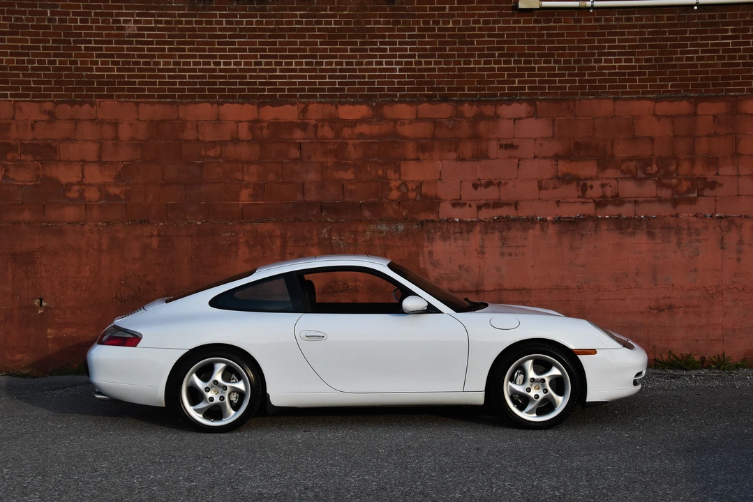 1999 Porsche 996 Carrera - Image 22 of 31