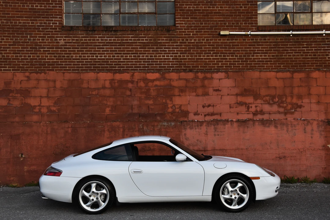 1999 Porsche 996 Carrera - Image 25 of 31