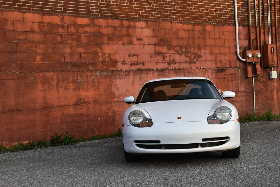 1999 Porsche 996 Carrera - Image 10 of 31
