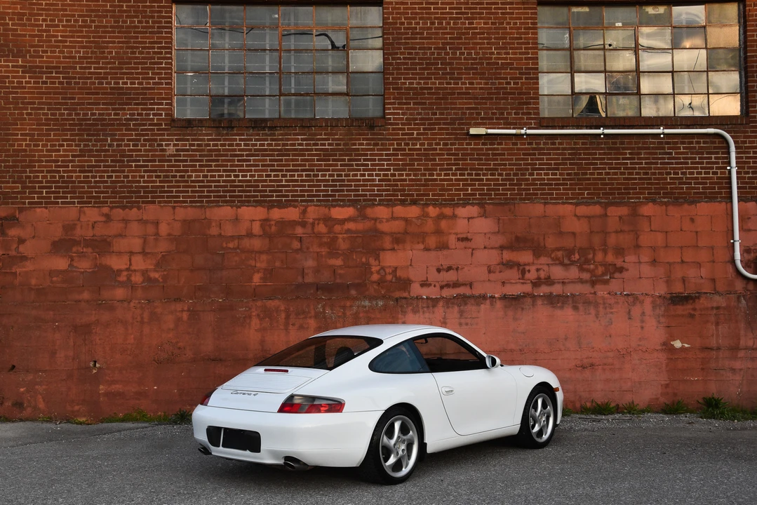 1999 Porsche 996 Carrera - Image 26 of 31