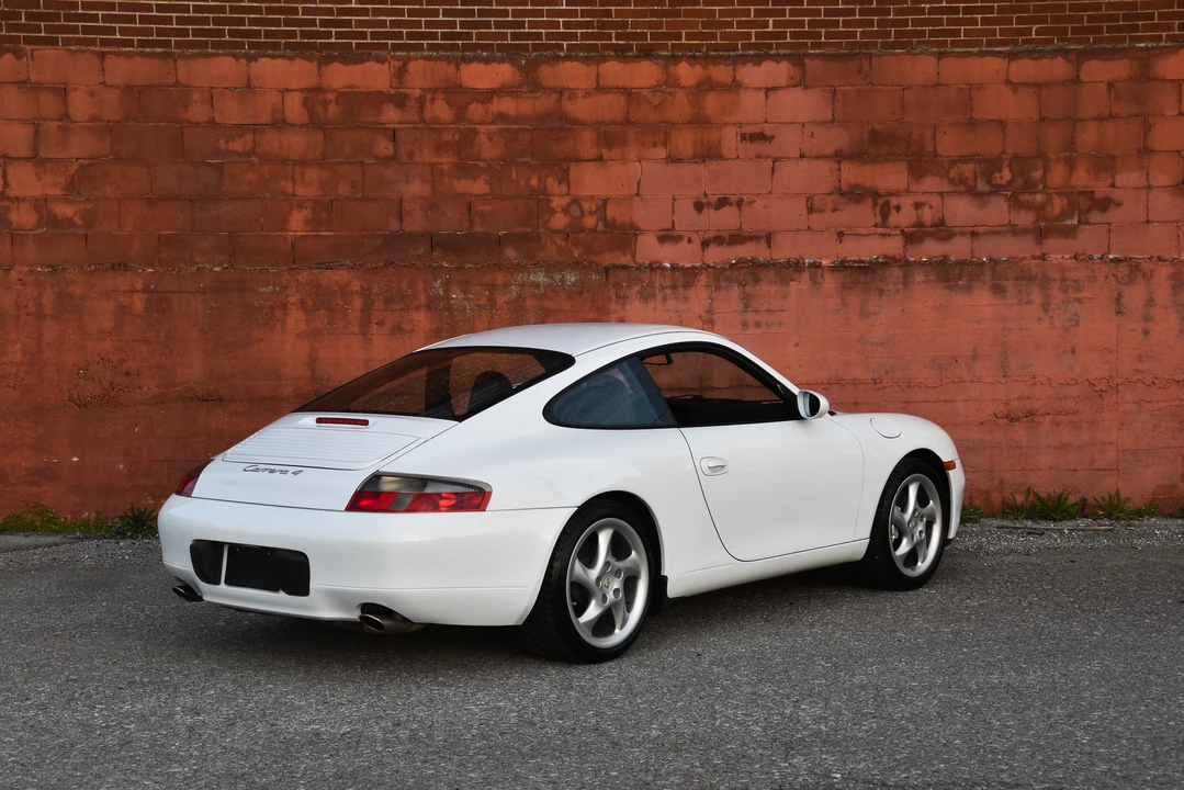 1999 Porsche 996 Carrera - Image 27 of 31