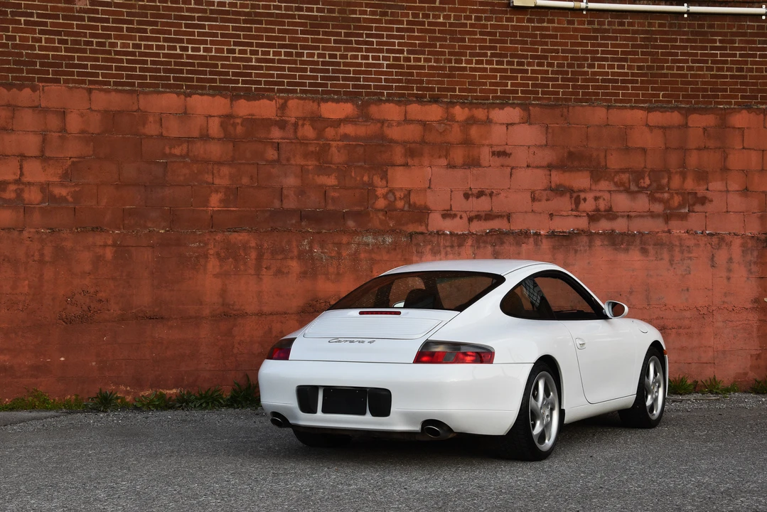 1999 Porsche 996 Carrera - Image 29 of 31