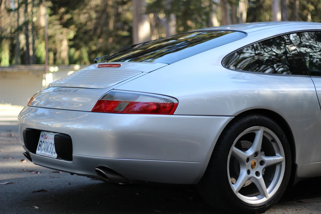 1999 Porsche 996 Carrera - Image 10 of 31