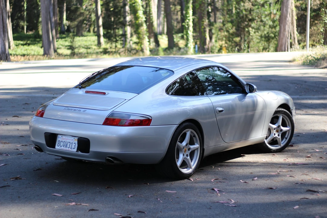 1999 Porsche 996 Carrera - Image 11 of 31