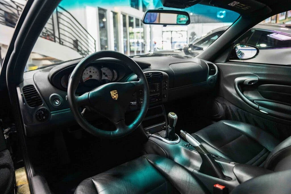 1999 Porsche 996 Carrera 4 - Image 17 of 20