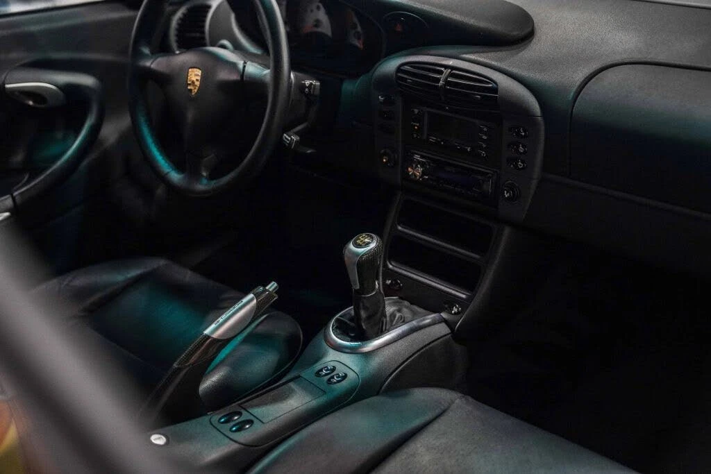 1999 Porsche 996 Carrera 4 - Image 11 of 20