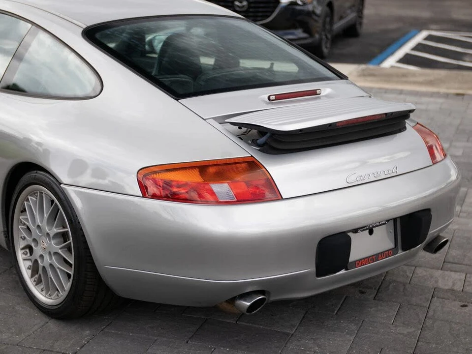 1999 Porsche 996 Carrera 4 - Image 13 of 31
