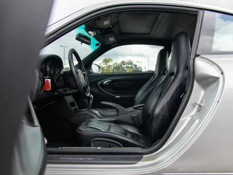 1999 Porsche 996 Carrera 4 - Image 24 of 31