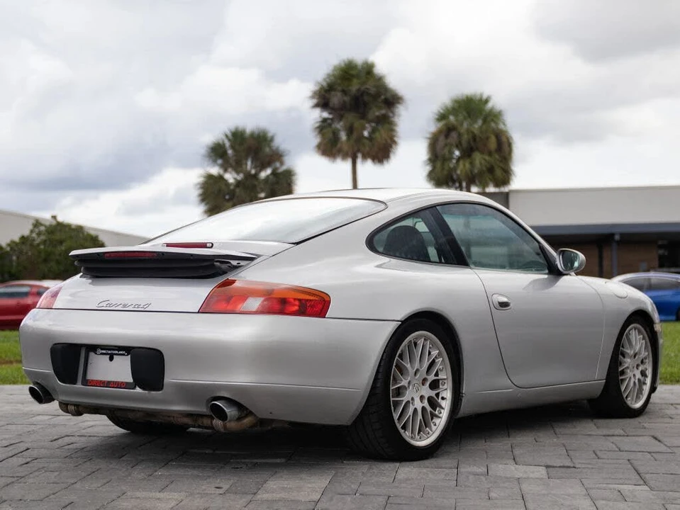 1999 Porsche 996 Carrera 4 - Image 17 of 31