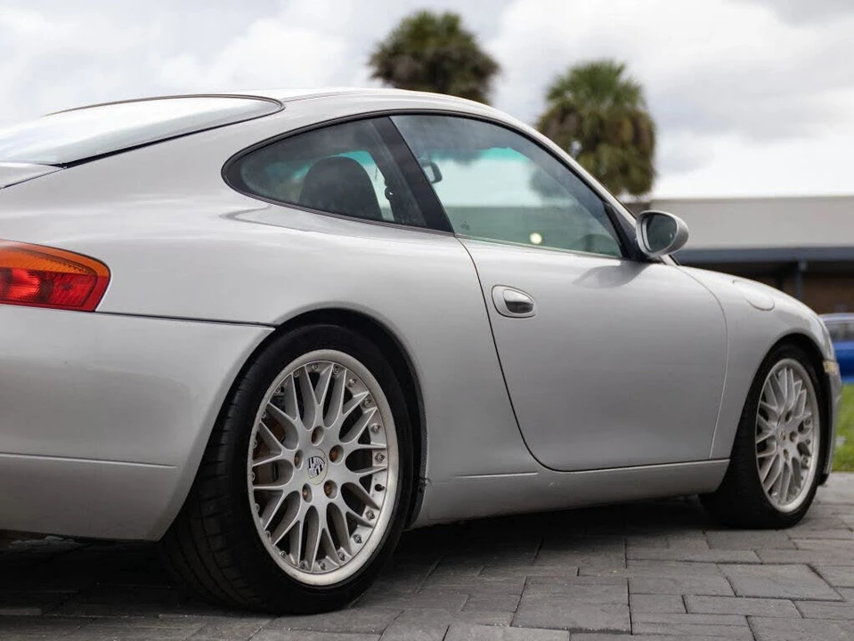 1999 Porsche 996 Carrera 4 - Image 19 of 31