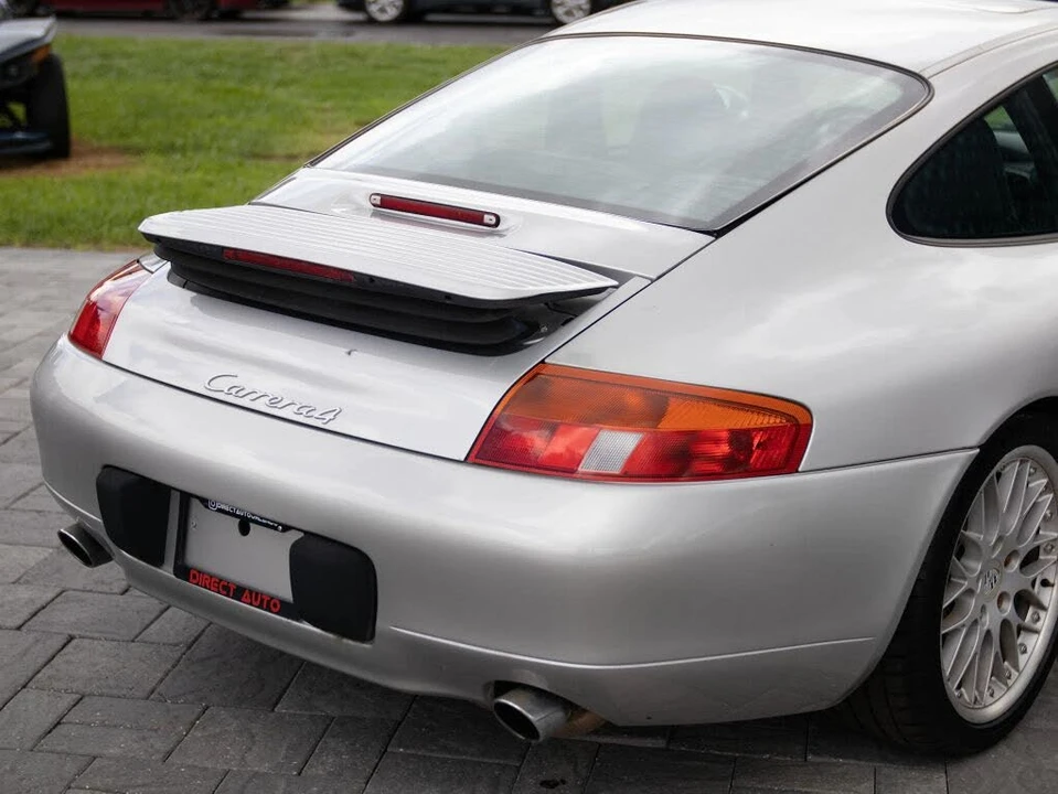 1999 Porsche 996 Carrera 4 - Image 16 of 31