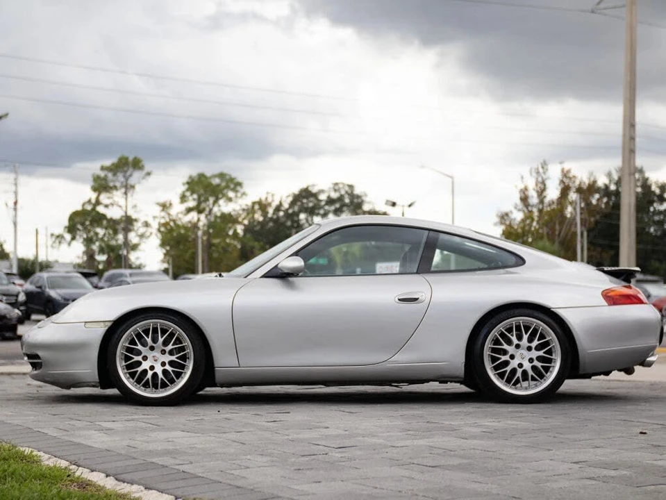 1999 Porsche 996 Carrera 4 - Image 10 of 31
