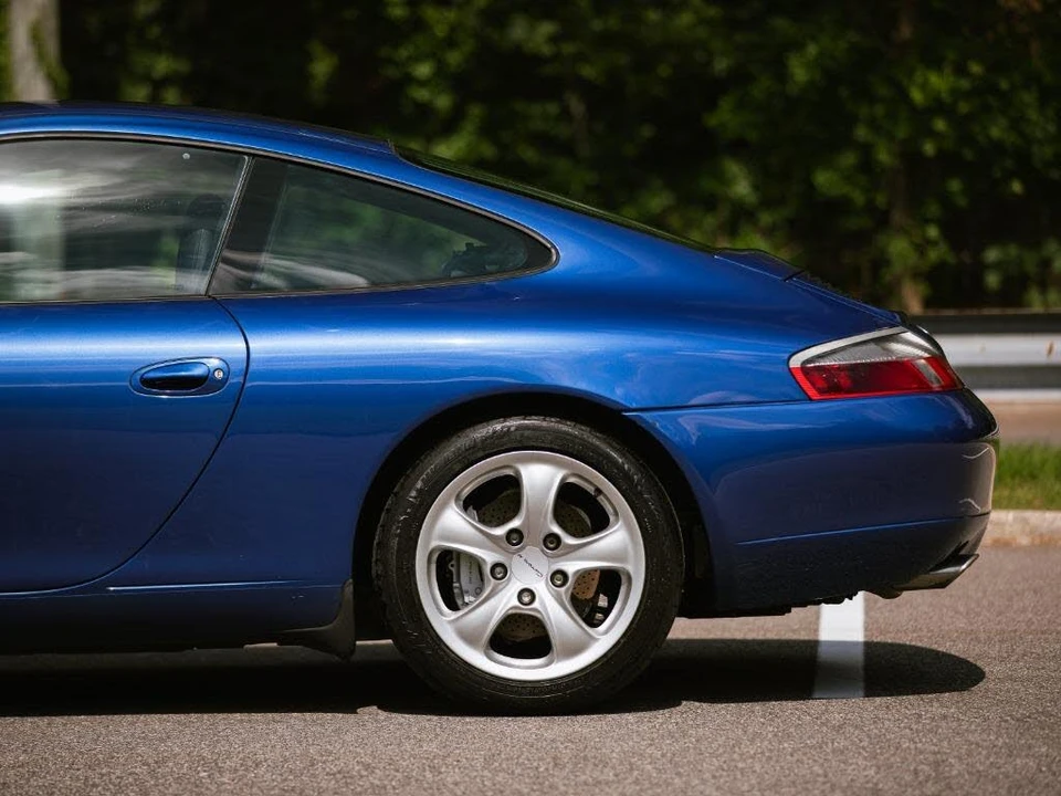 1999 Porsche 996 Carrera 4 - Image 10 of 31
