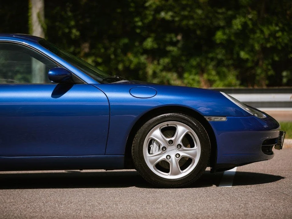 1999 Porsche 996 Carrera 4 - Image 25 of 31