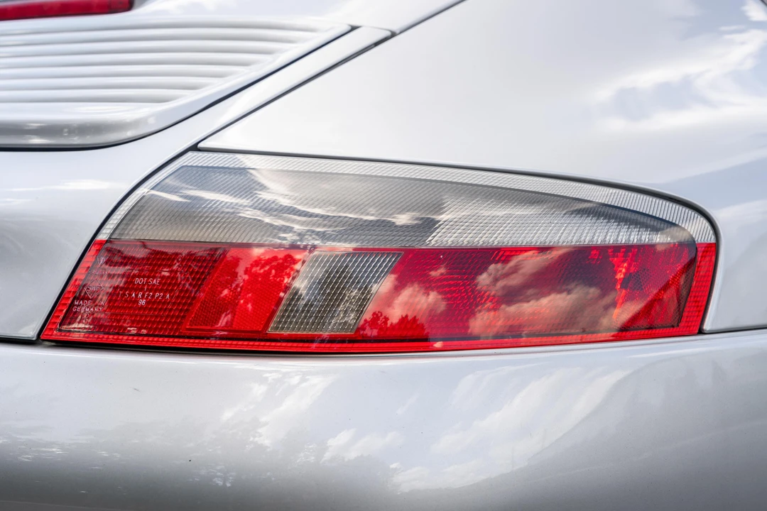 1999 Porsche 996 Carrera - Image 17 of 31