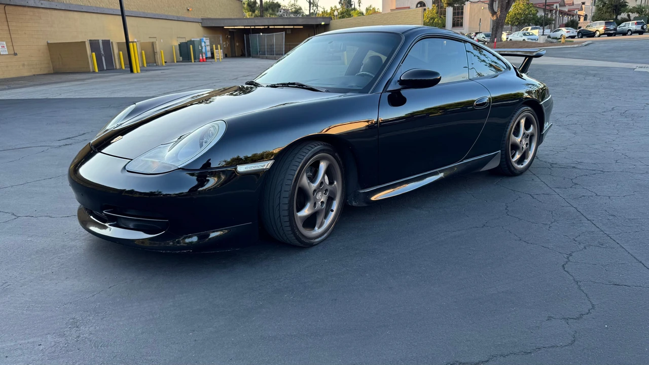 1999 Porsche 996 Carrera 4 - Image 10 of 31