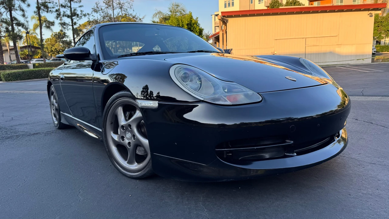 1999 Porsche 996 Carrera 4 - Image 24 of 31