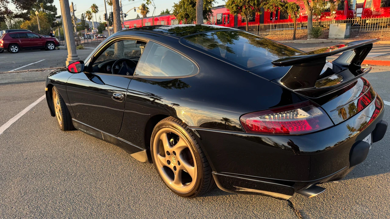 1999 Porsche 996 Carrera 4 - Image 13 of 31