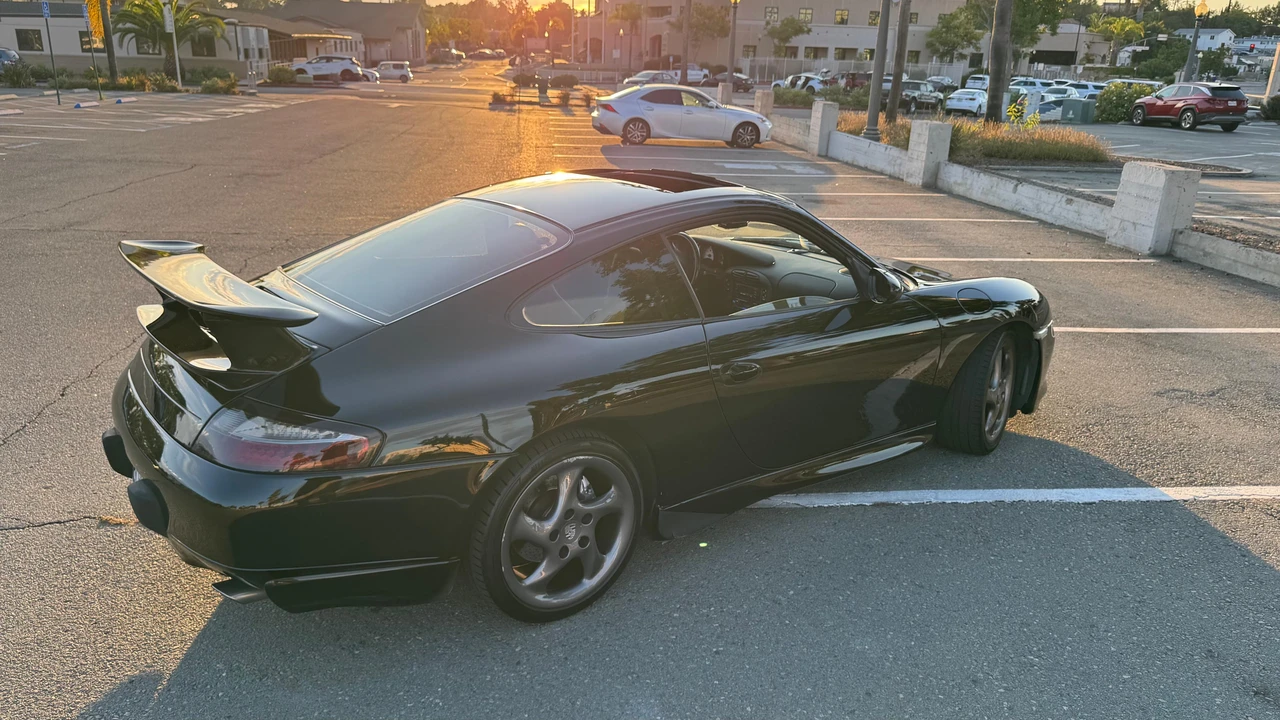 1999 Porsche 996 Carrera 4 - Image 21 of 31