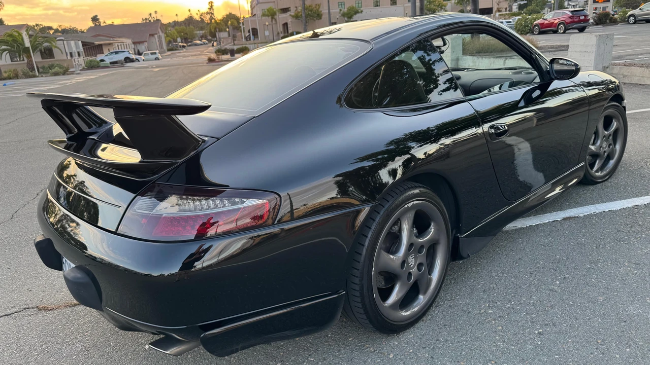 1999 Porsche 996 Carrera 4 - Image 19 of 31