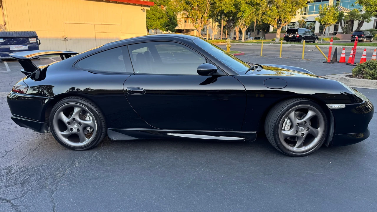 1999 Porsche 996 Carrera 4 - Image 23 of 31