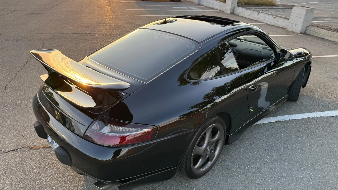 1999 Porsche 996 Carrera 4 - Image 18 of 31