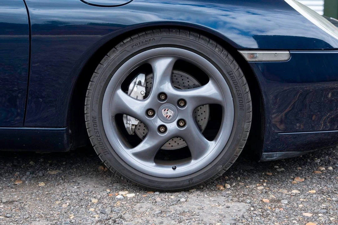 1999 Porsche 996 Carrera 4 - Image 25 of 30