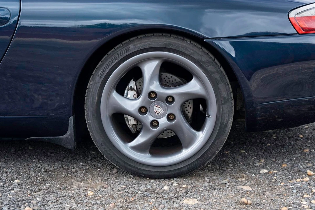 1999 Porsche 996 Carrera 4 - Image 7 of 30