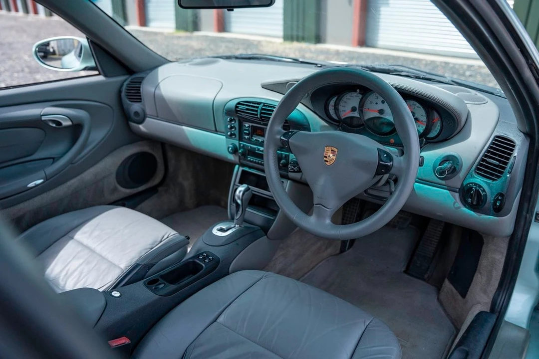 1999 Porsche 996 Carrera 4 - Image 27 of 30