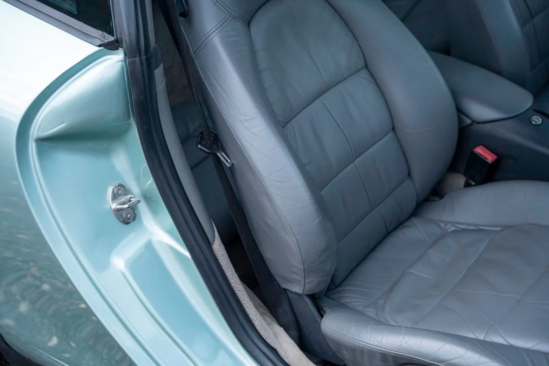 1999 Porsche 996 Carrera 4 - Image 29 of 30
