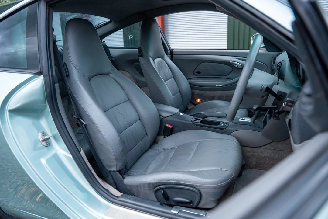 1999 Porsche 996 Carrera 4 - Image 7 of 30