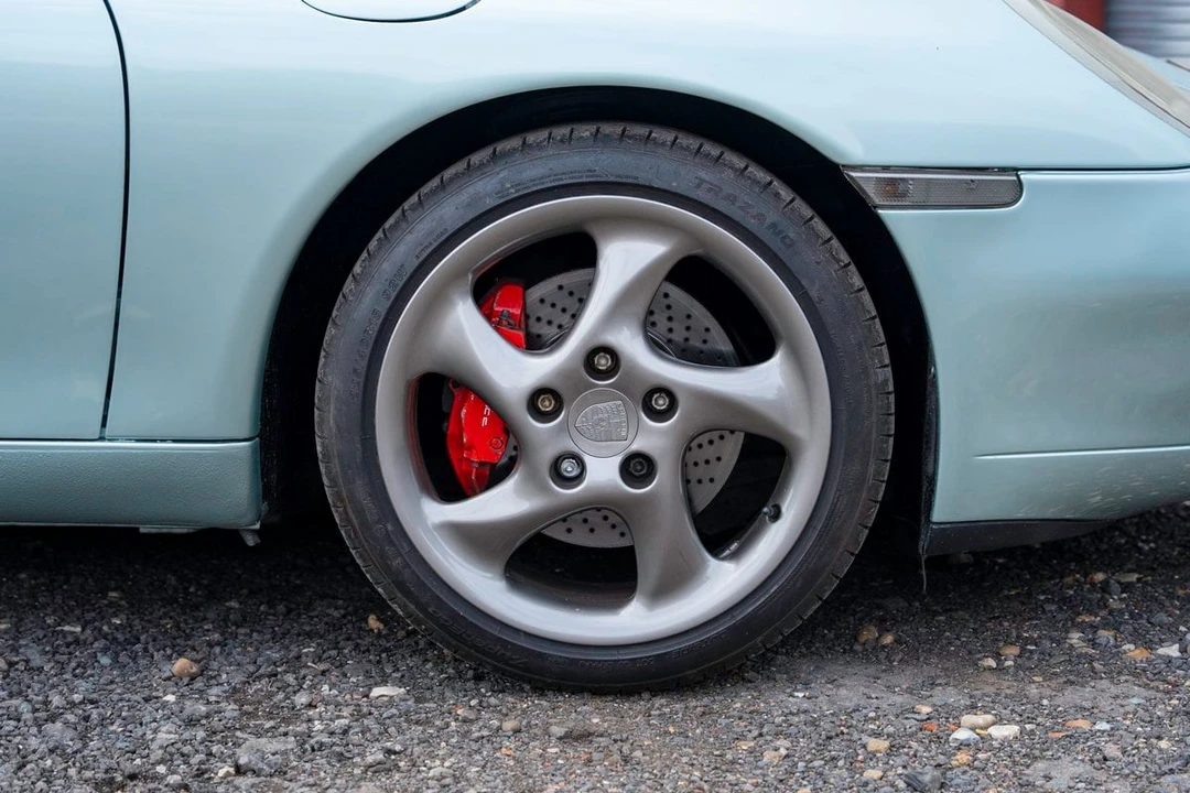 1999 Porsche 996 Carrera 4 - Image 24 of 31