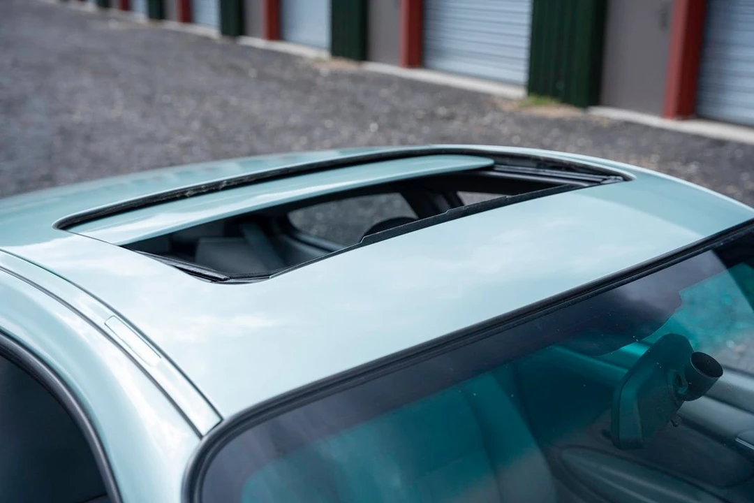 1999 Porsche 996 Carrera 4 - Image 12 of 31