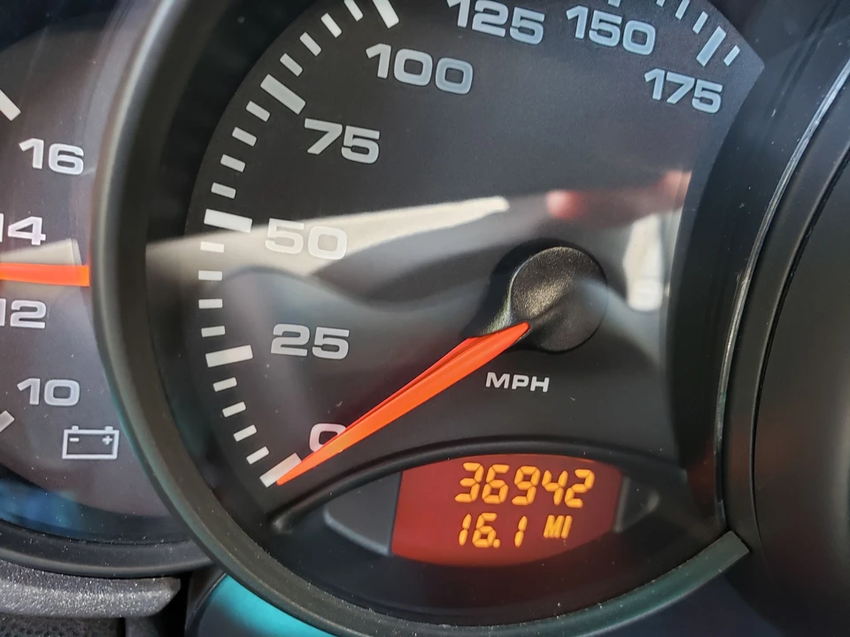 1999 Porsche 996 Carrera - Image 29 of 31