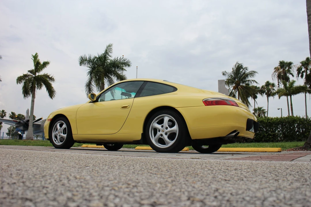1999 Porsche 996 Carrera - Image 28 of 31