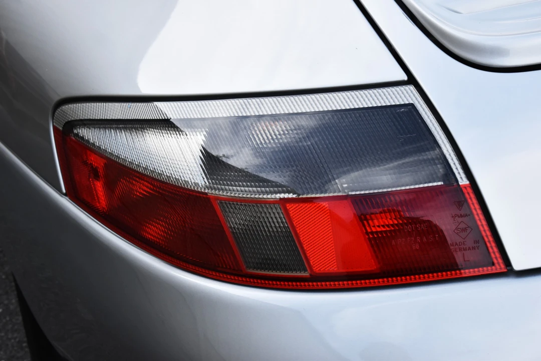 1999 Porsche 996 Carrera - Image 27 of 31