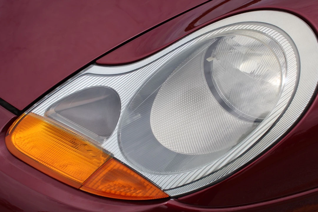 1999 Porsche 996 Carrera - Image 22 of 31