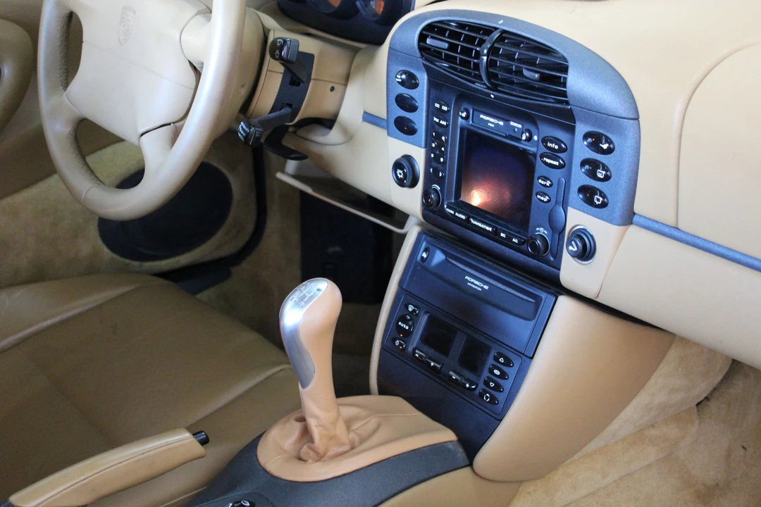 1999 Porsche 996 Carrera - Image 29 of 31
